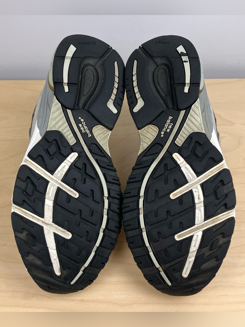 New Balance Men’s Size 9.5 2E Wide 993 Gray White Suede Athletic Running Shoes - Picture 8 of 11